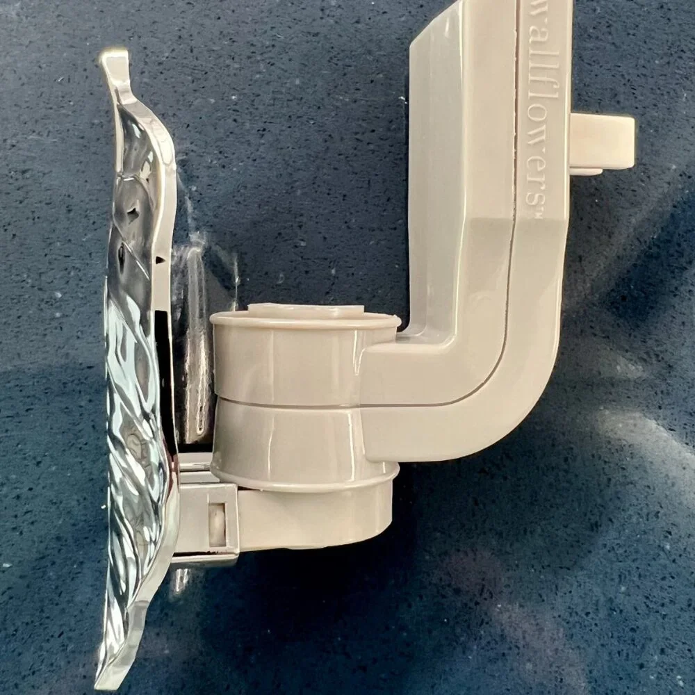 SALE!  Silver Leaf Air Freshener Plug-In